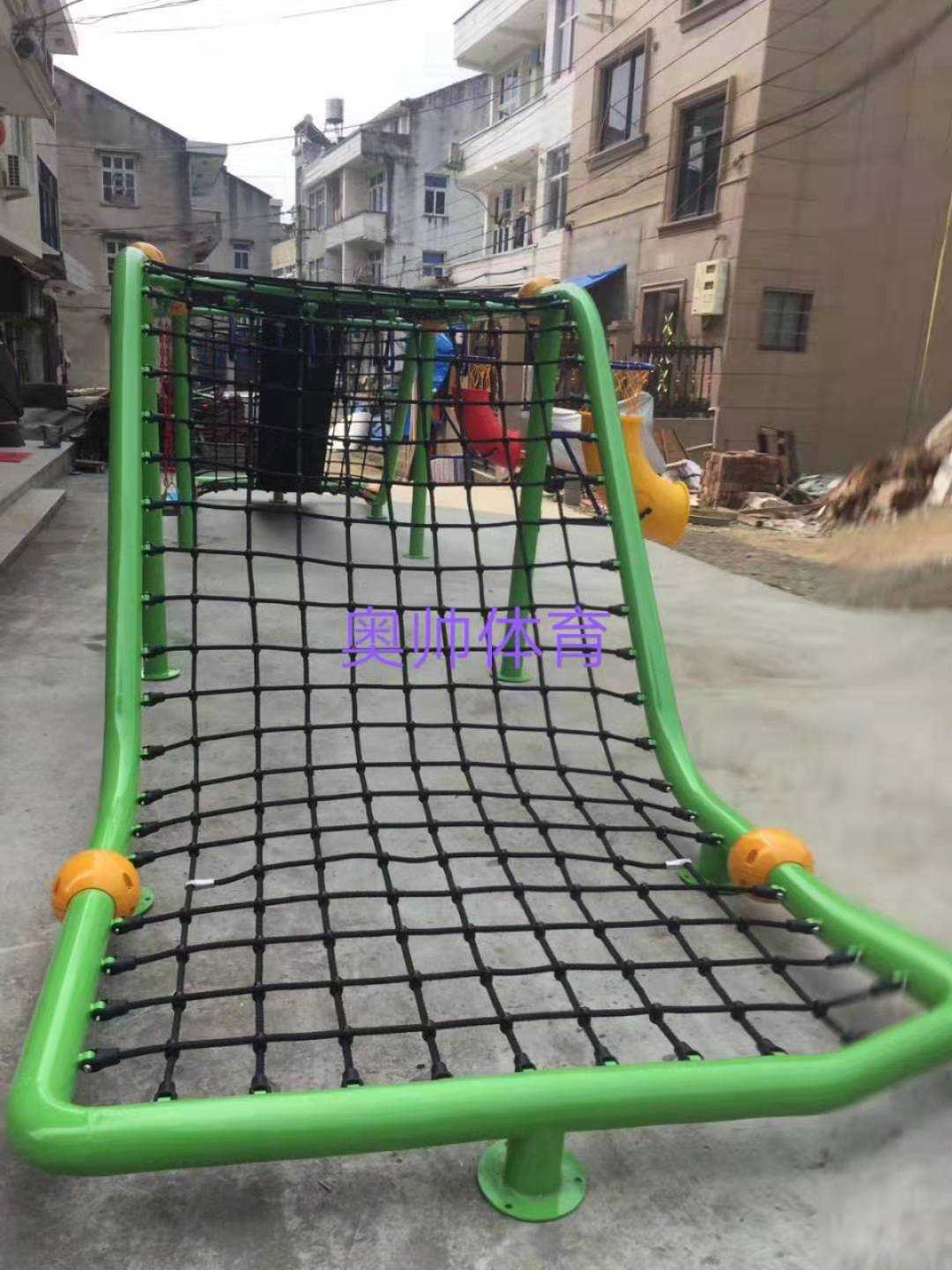 兒童游樂設施爬網