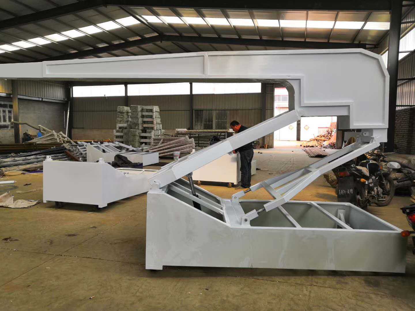 電動(dòng)液壓籃球架 電動(dòng)液壓籃球架