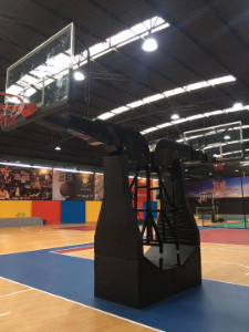 槍式電動液壓籃球架